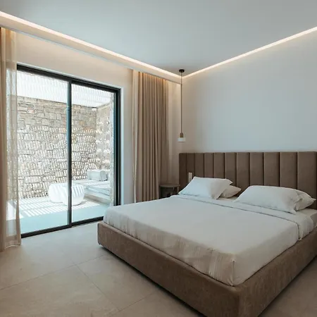 Splendid Mykonos Waterfront * بلاتيس يالوس